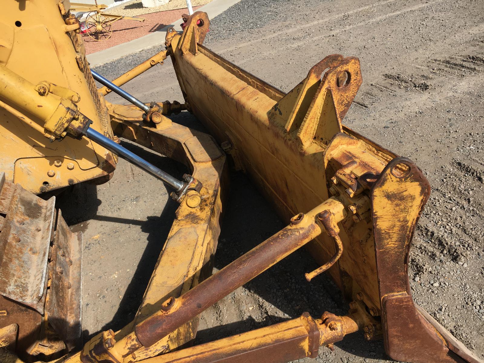 ./imagenes/INVOICE/2019/14427/BULLDOZER CAT_D6C (43).JPG